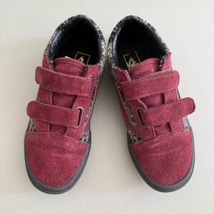 VANS Kids Old Skool V Shoe| Glow in the Shadows | Easy-On | Suede| Size 2.5 Y